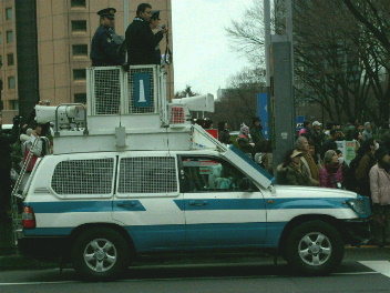 警備車両